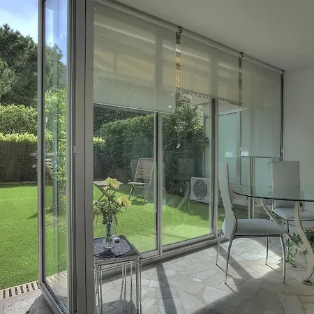 Lovely Studio With Garden كان
